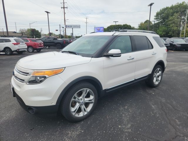 Used 2012 White Platinum Clearcoat Metallic Ford Limited image 9