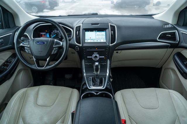 2017 Ford Edge Titanium 12