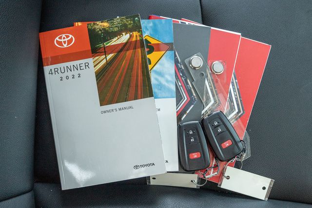 2022 Toyota 4Runner TRD Off-Road Premium photo