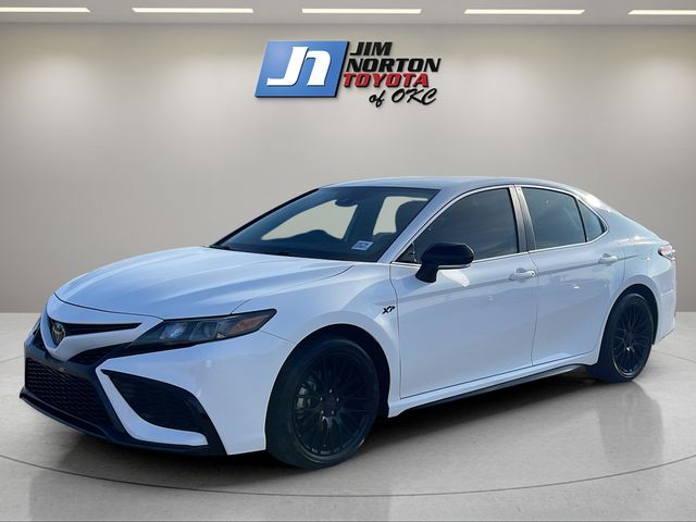 2023 Toyota Camry SE's photo