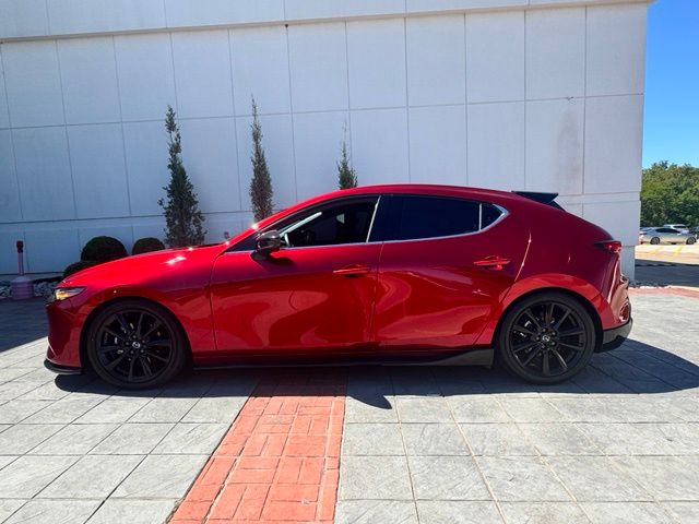 2026 Mazda MAZDA3 Rojo (Soul Red Crystal Metallic) Hatchback Tracción en las cuatro ruedas 6 velocidades Automática