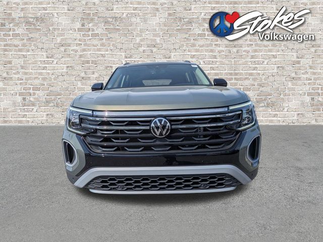2025 Volkswagen Atlas 2.0T Peak Edition Green at Matthews Motors of Wilmington