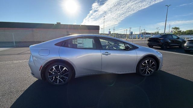 2026 Toyota Prius Plug-in Hybrid XSE Premium - Photo 6