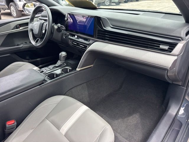 2025 Toyota Camry SE - Photo 14