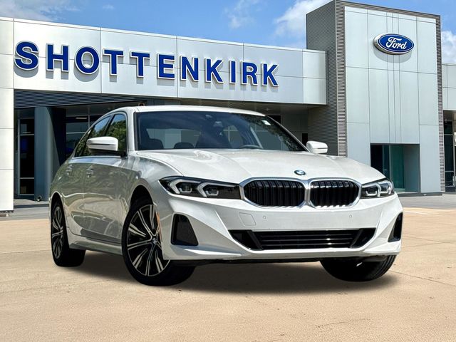 2025 BMW 3 Series 330i xDrive Sedan's photo