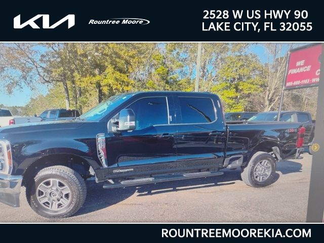 2024 Ford F-250 Super Duty Lariat Crew Cab 4WD