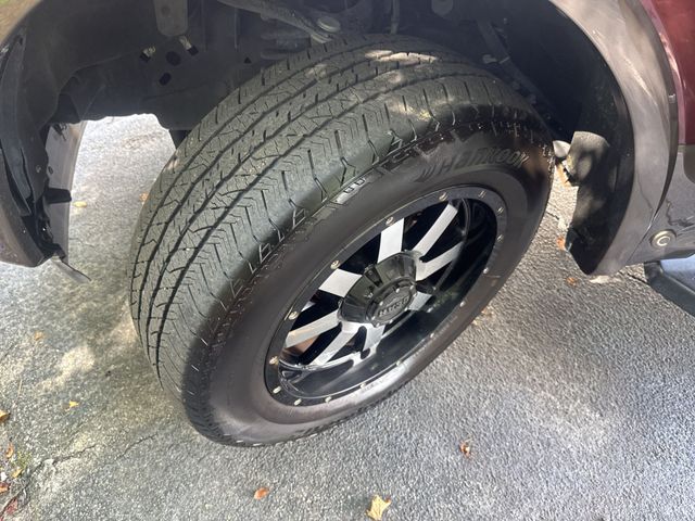 Used 2017  Ford Lariat image 33