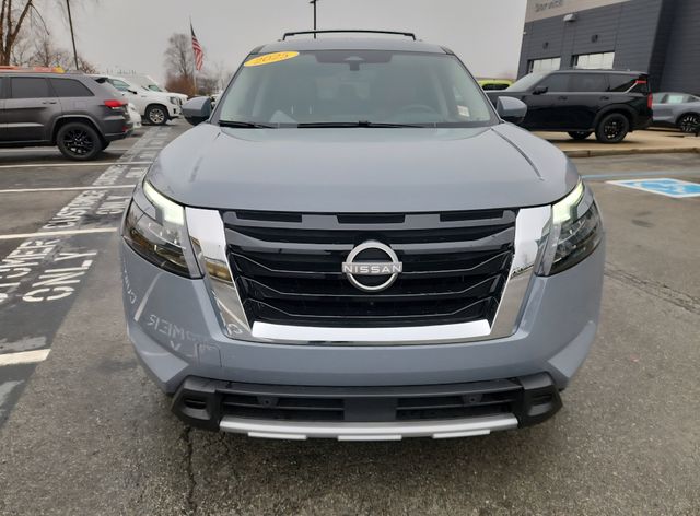 View vehicle photo 3