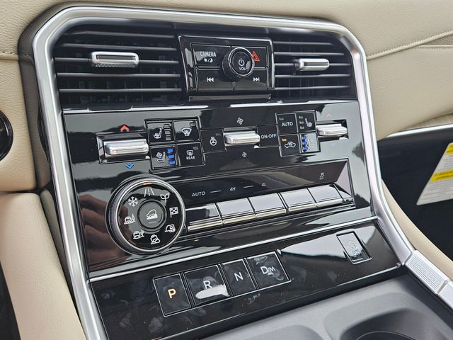 New 2026 Black Nissan Platinum image 23