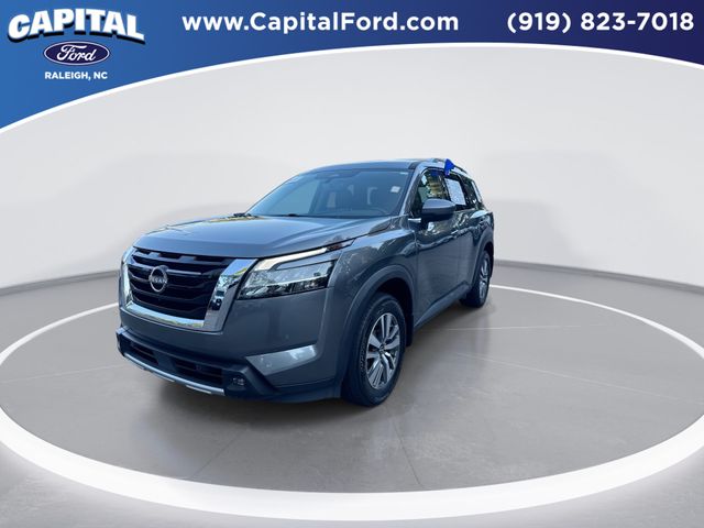 Used 2022 Gray Nissan SL image 4