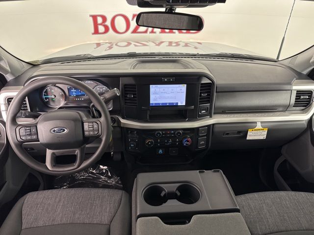 2025 Oxford White Ford Super Duty F-350 SRW XLT 4X4 Truck