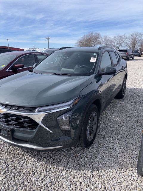 2025 Chevrolet Trax LT FWD