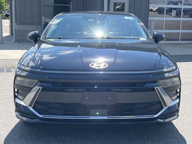 Used 2025 Black Hyundai SEL image 16