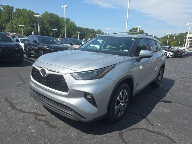 Used 2025 Toyota Highlander SUV