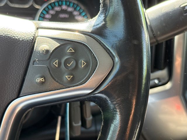 Used 2018 Gray Chevrolet LT image 23