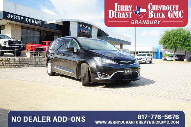 Brilliant Black Crystal Pearlcoat 2018 Chrysler Pacifica Minivan Front-Wheel Drive 9-Speed Automatic