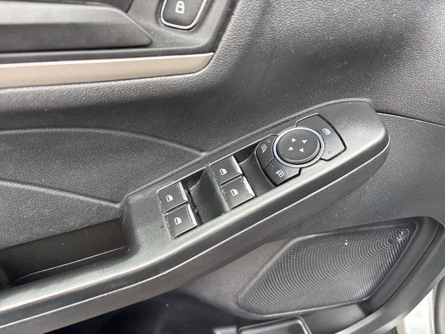 2022 Ford Escape Hybrid SE photo