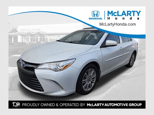 White (Blizzard Pearl) 2016 Toyota Camry XLE Sedan Front-Wheel Drive 6-Speed Automatic