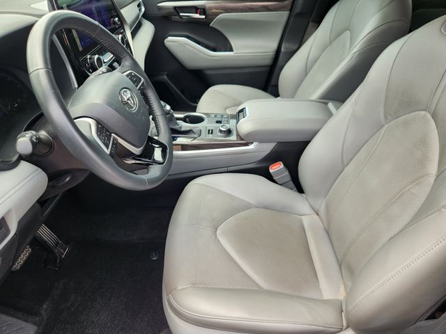 2025 Toyota Highlander Limited Silver at Monument Chevrolet