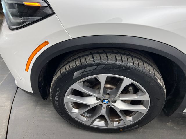 2023 White Metallic BMW X5 sDrive40i RWD SUV