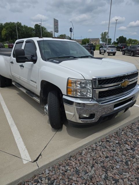 Summit White 2013 Chevrolet Silverado 3500HD Pickup Truck Four-Wheel Drive 6-Speed Automatic