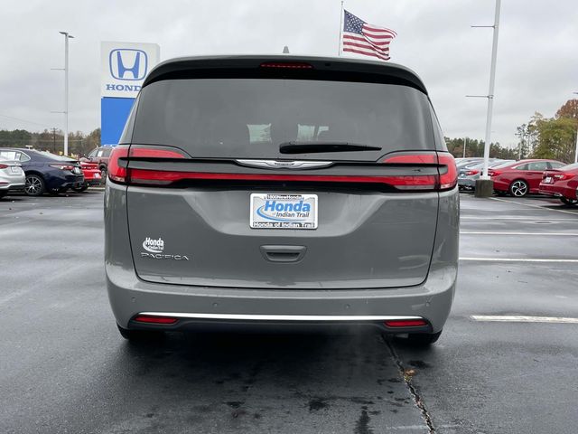 2022 Chrysler Pacifica Touring L 9