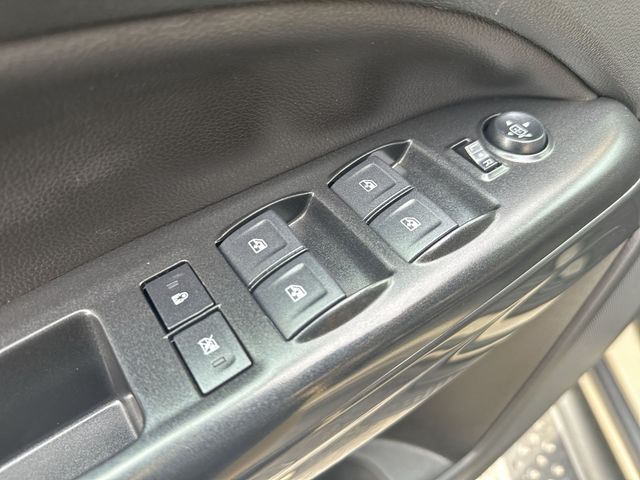 Used 2022 Beige GMC AT4 w/Leather image 18
