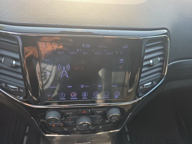 Used 2019 Bright White Clearcoat Jeep Laredo E image 21