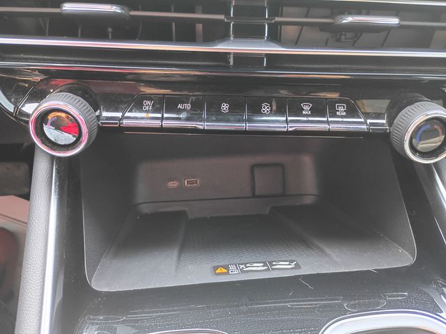 Used 2024 Chevrolet Traverse SUV