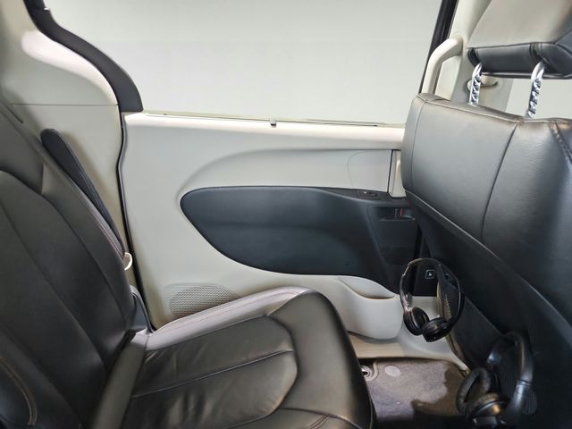 Used 2017 Chrysler Pacifica Van