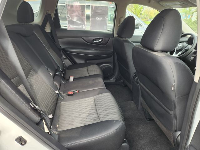 2019 Nissan Rogue SV - Pearl White Tricoat exterior view 7