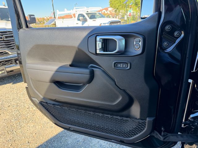 new 2026 Jeep Wrangler car, priced at $45,985