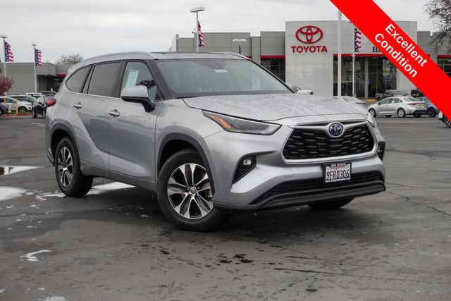 used 2023 Toyota Highlander Hybrid car, priced at $38,000
