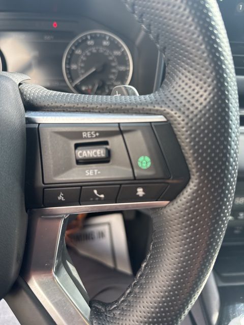 Used 2025  Mitsubishi SE image 23