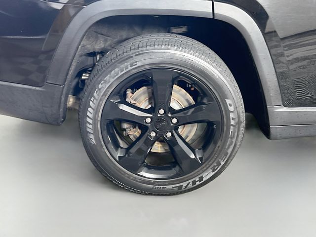 Used 2023 Black Jeep Altitude image 38