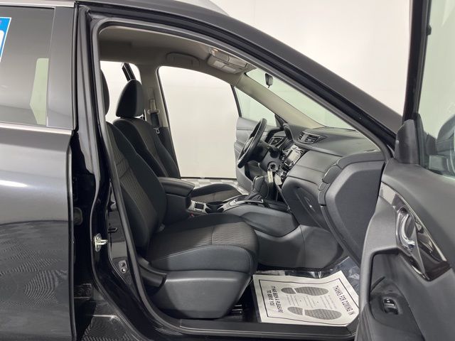 2019 Magnetic Black Pearl Nissan Rogue S FWD SUV