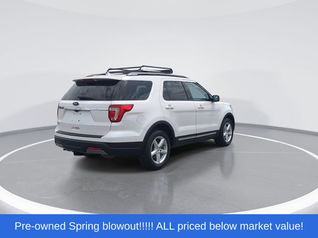 Used 2019 White Platinum Clearcoat Metallic Ford XLT image 8