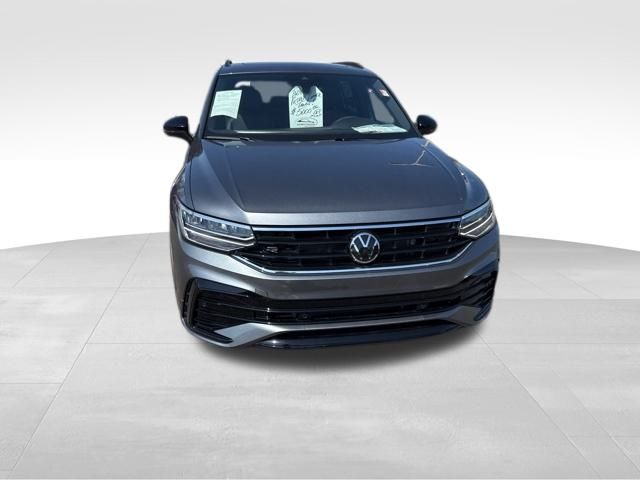 2024 Volkswagen Tiguan 2.0T SE R-Line Black photo