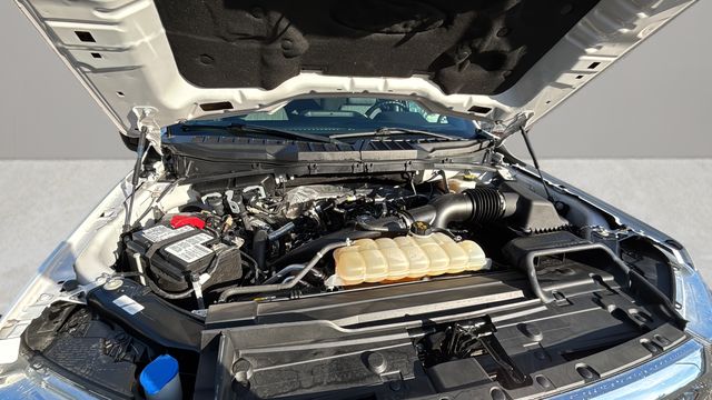 Used 2023 White Ford XLT image 32