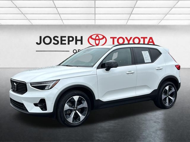 Volvo XC40 B5 Ultimate Dark Theme AWD