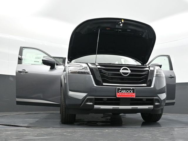 2024 Nissan Pathfinder SL 44