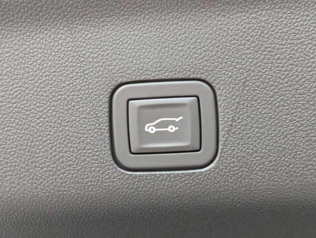 2025 Chevrolet Suburban Premier photo