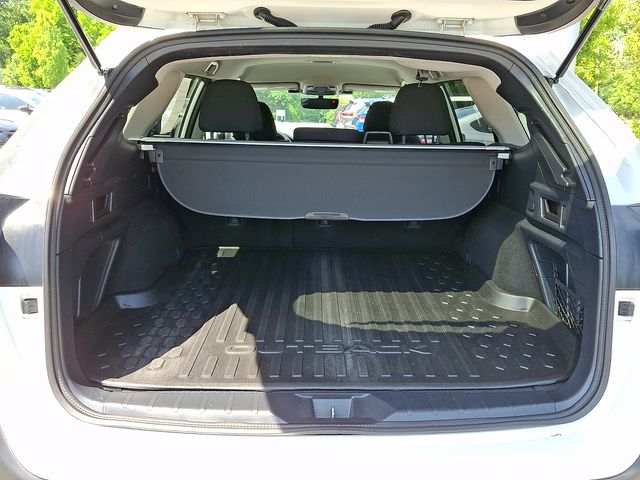 2024 Subaru Outback Premium White at Honda North