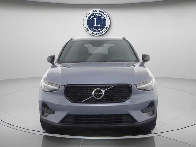 Gray Metallic 2026 Volvo XC40 SUV / Crossover All-Wheel Drive Automatic