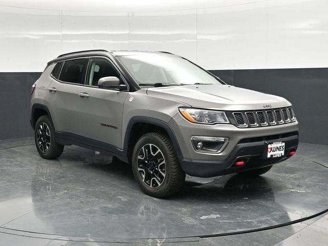 Sting-Gray Clearcoat 2020 Jeep Compass Trailhawk 4WD SUV / Crossover Four-Wheel Drive 9-Speed Automatic