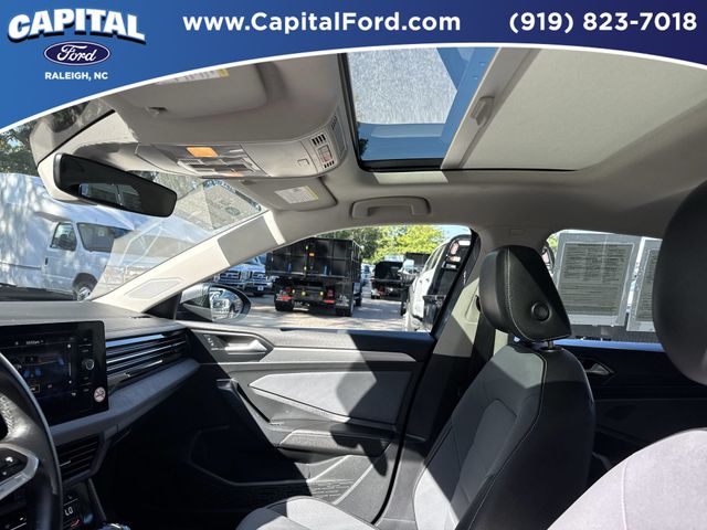 Used 2025 Silver Volkswagen 1.5T SE image 22