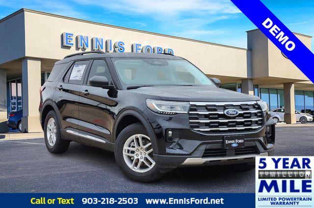 2025 Ford Explorer Active photo