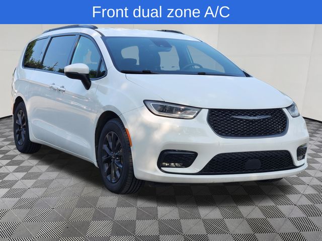 Used 2023 Chrysler Pacifica Van