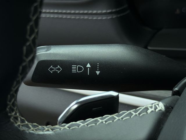 Used 2022 Silver Jeep Limited image 33