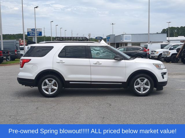 Used 2019 White Platinum Clearcoat Metallic Ford XLT image 14